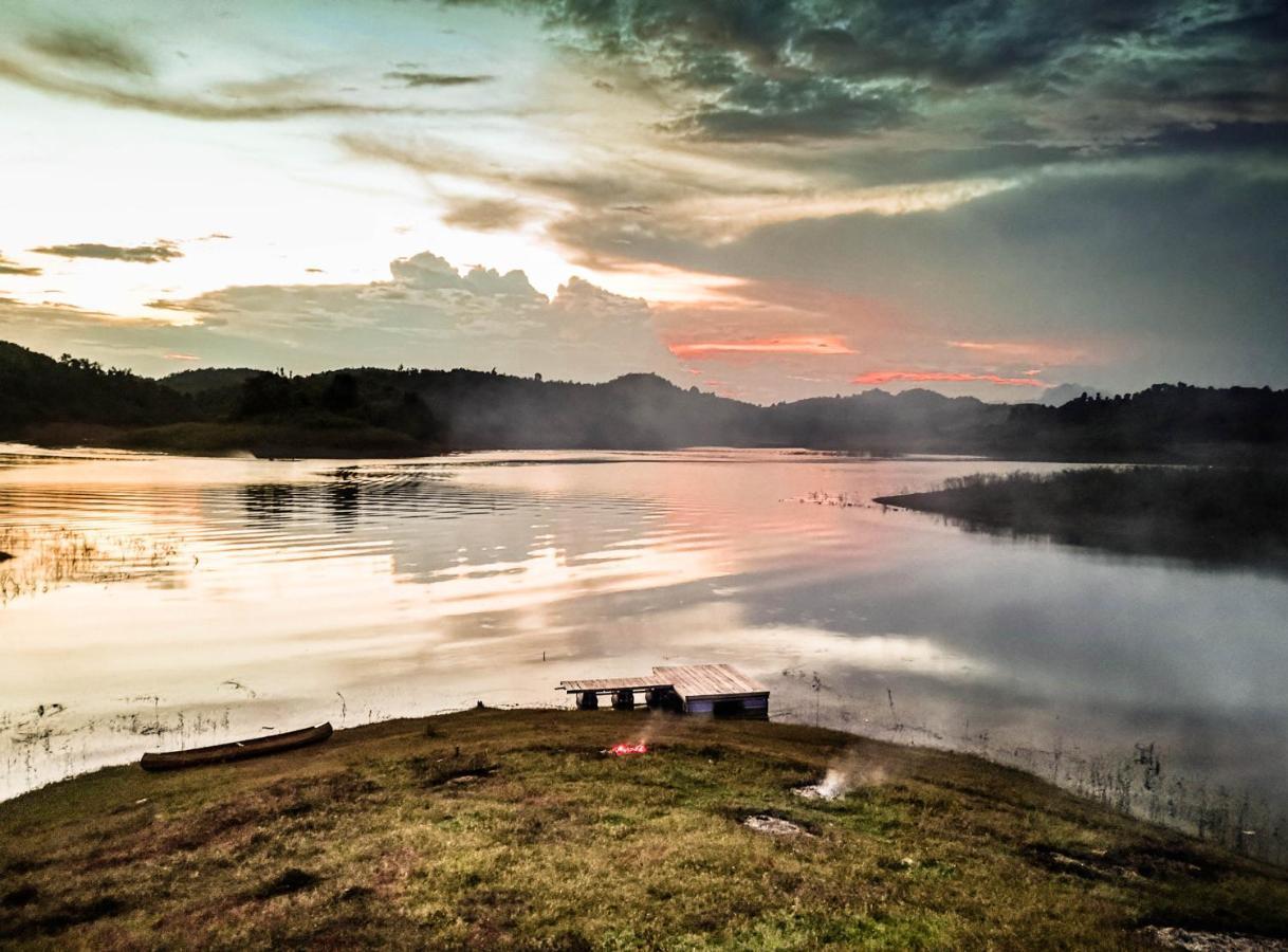 Sunset Nam Ngum Resort 万荣 外观 照片