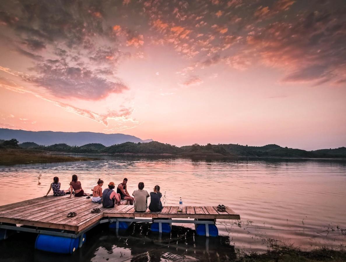 Sunset Nam Ngum Resort 万荣 外观 照片