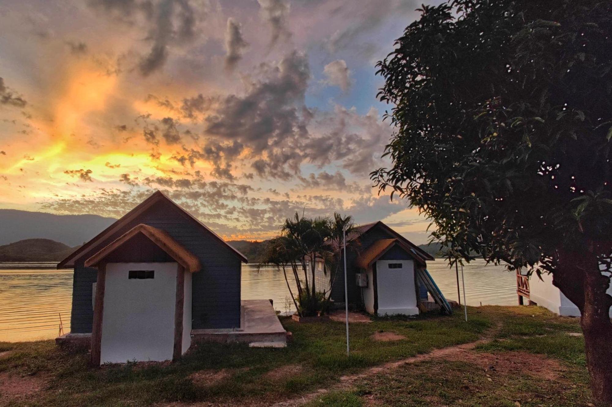 Sunset Nam Ngum Resort 万荣 外观 照片